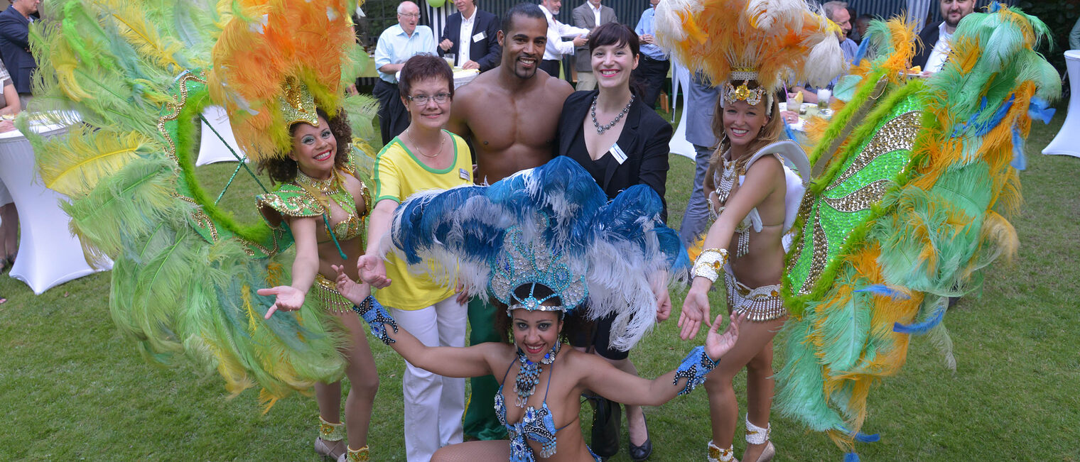 Die brasilianische Tanzgruppe "Samba Cor do Brasil" lieferte die passenden Latino-Rhythmen für das Fest 