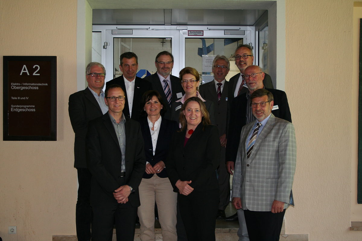 Gruppenfoto aller Beteiligten