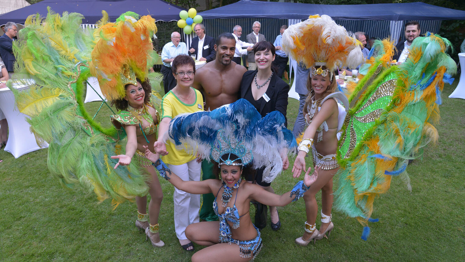 Die brasilianische Tanzgruppe "Samba Cor do Brasil" lieferte die passenden Latino-Rhythmen für das Fest 