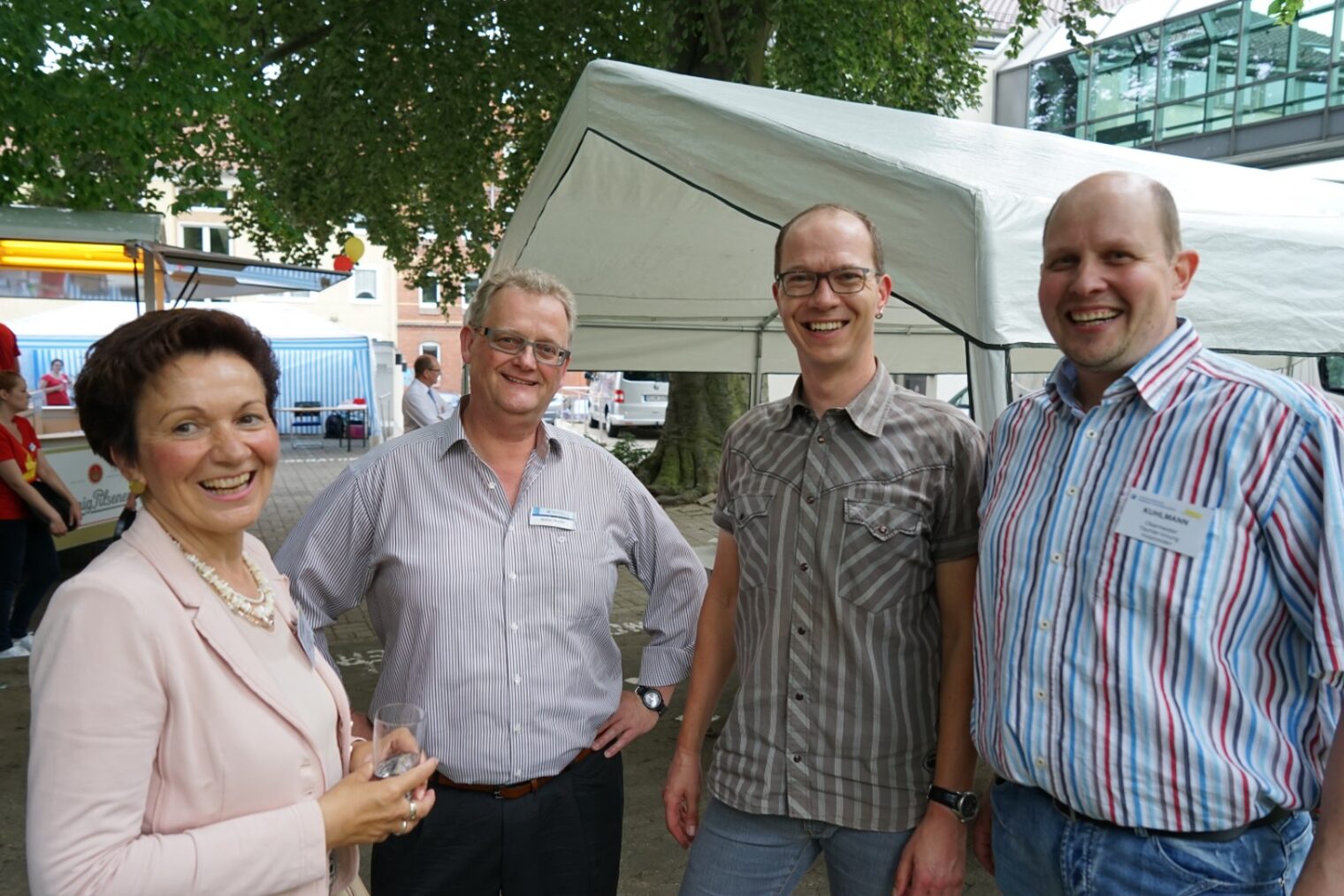 Sabine Tippelt (MdL), Walter Macke (HWK), Ronald Tolle (Kreishandwerkerschaft Holzminden) und Carsten Kuhlmann (Tischlerinnung Holzminden)
