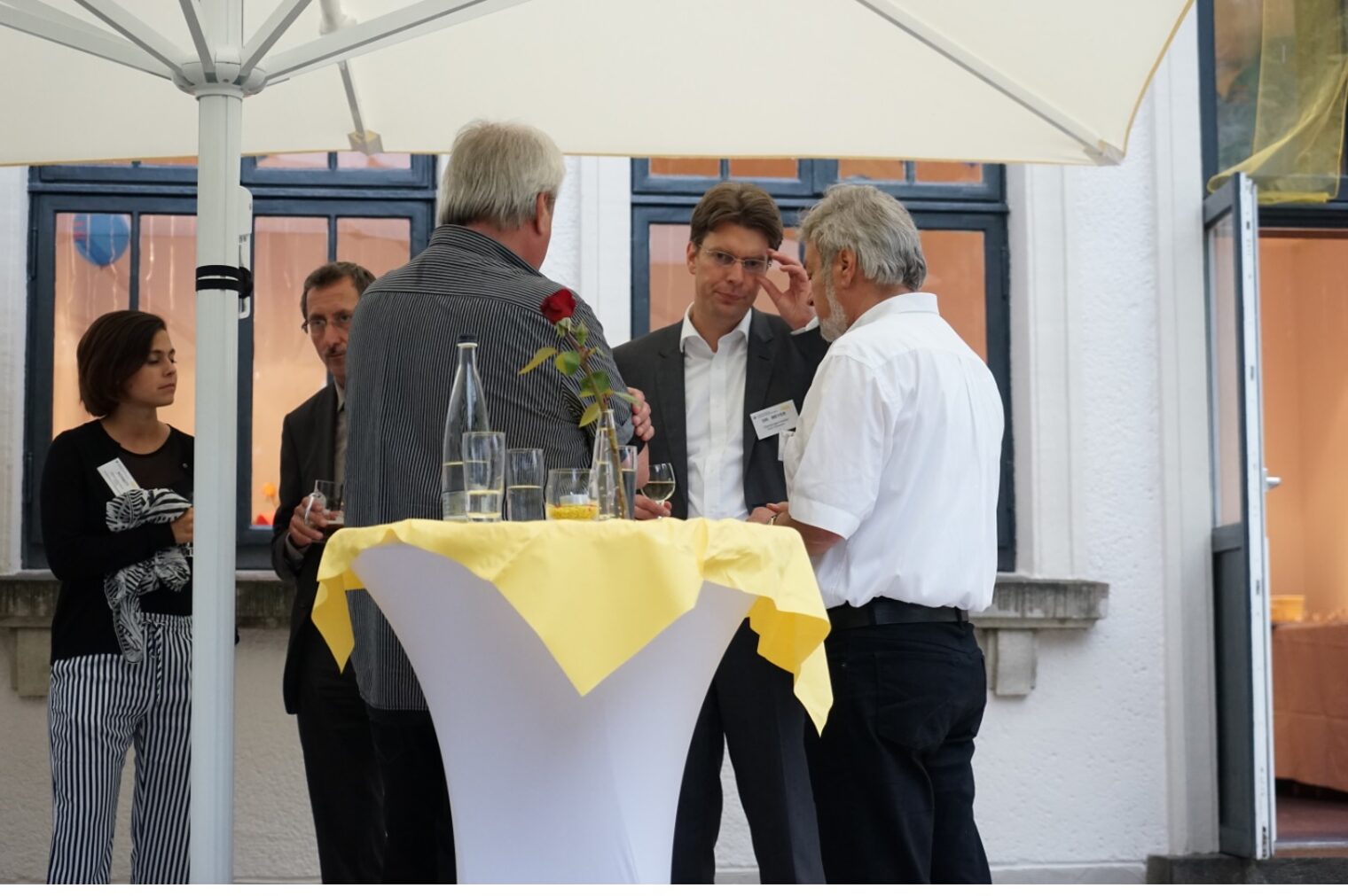 Oberbürgermeister Dr. Ingo Meyer mit Torsten Vogt (HWK) und Falko Mohr (Mitglied des Meisterprüfungsausschusses)