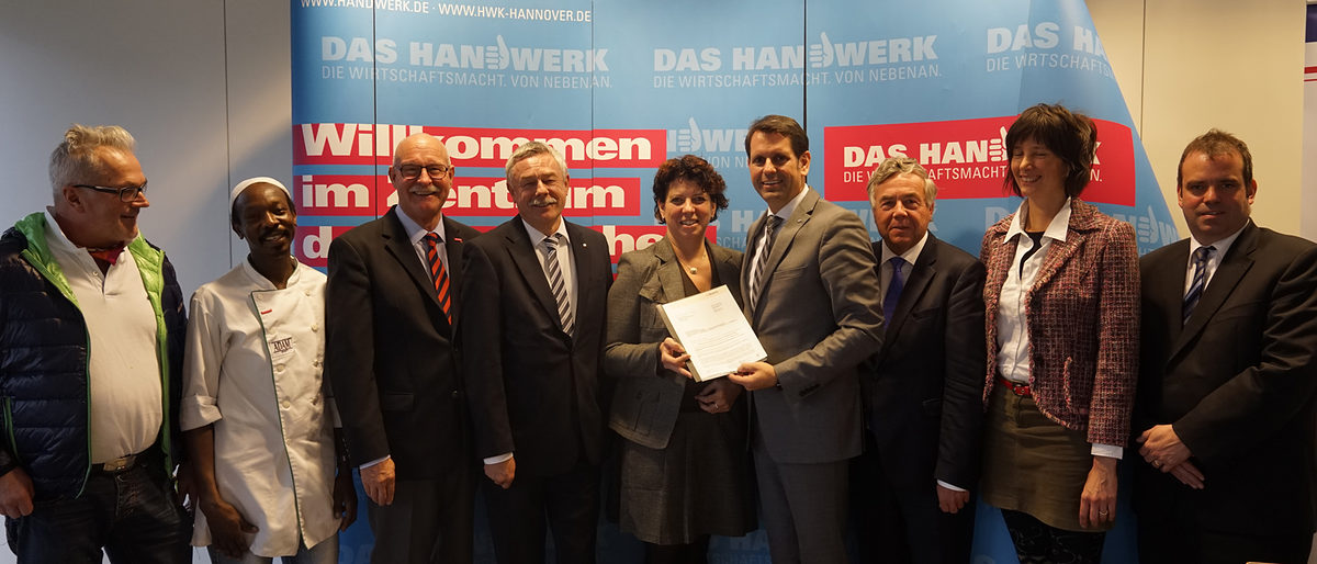 Startschuss zum Integrationsprojekt für Flüchtlinge und Asylbewerber Startschuss zum Integrationsprojekt für Flüchtlinge und Asylbewerber