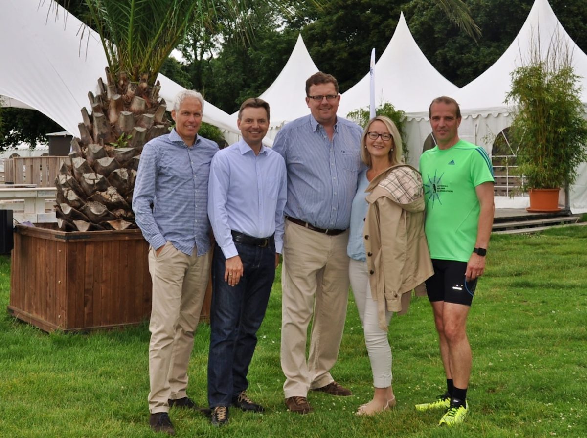 v.l.n.r.: Lars Becker (Vorstand SV Blau-Weiß Neuhof), Holger Gröbitz (Volksbank Hildesheimer Börde), Matthias Mehler (Event Werft), Annette Radler (Projektleitung Firmenlauf), Stefan Kehr (Transgourmet Deutschland)