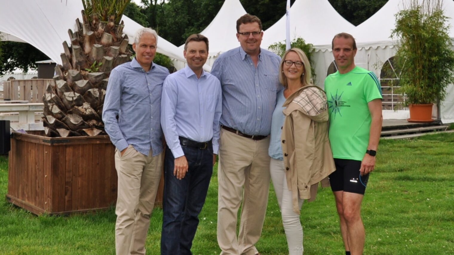 v.l.n.r.: Lars Becker (Vorstand SV Blau-Weiß Neuhof), Holger Gröbitz (Volksbank Hildesheimer Börde), Matthias Mehler (Event Werft), Annette Radler (Projektleitung Firmenlauf), Stefan Kehr (Transgourmet Deutschland)