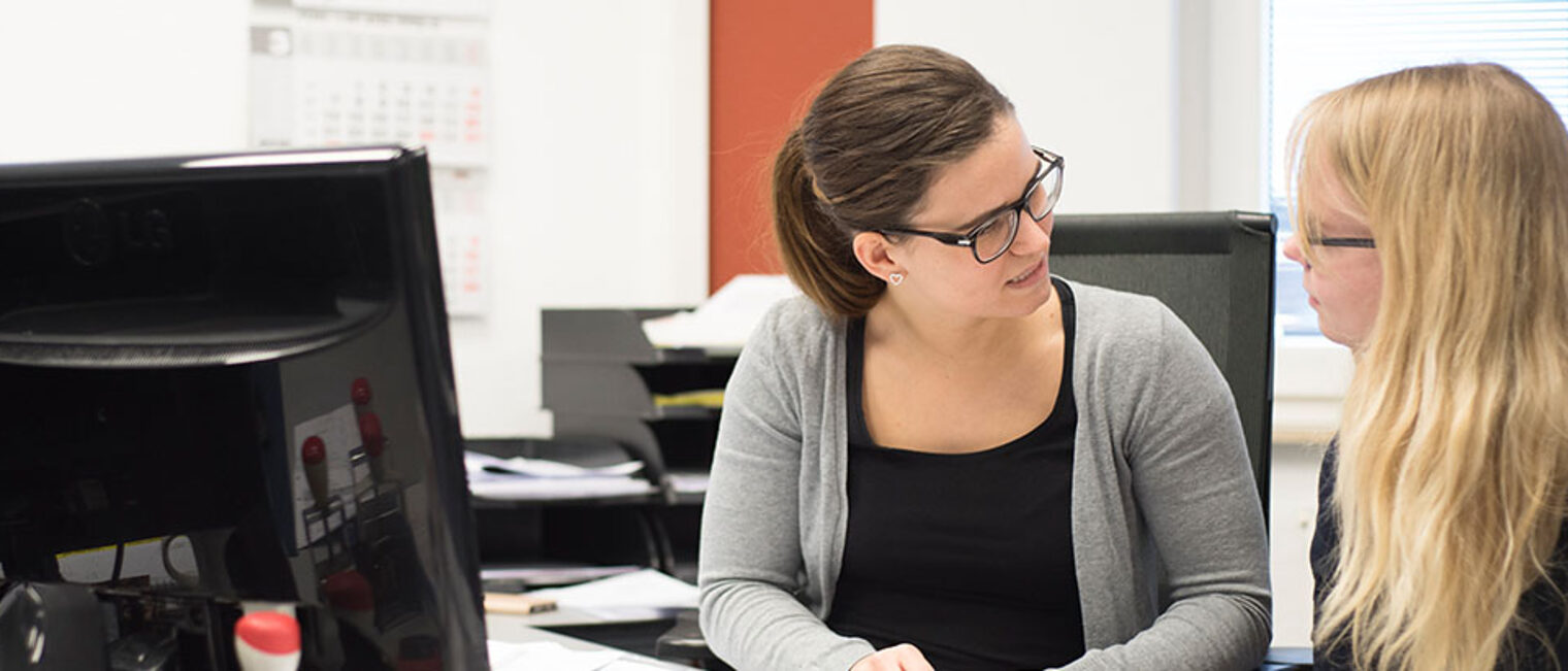 Ansprechpartner Ausbildungsberatung Ausbildung Schlagwort(e): Ausbildung, Ausbildungsberatung, Auszublindende, Konfliktlösung, Konfliktberatung, Beratung, Büro, Besrpechung Ansprechpartner