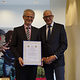 Lehrwerkemeister Detlef Baron (l.) erhält Rotary-Preis von Präsident Prof. Dr. Axel Richter.