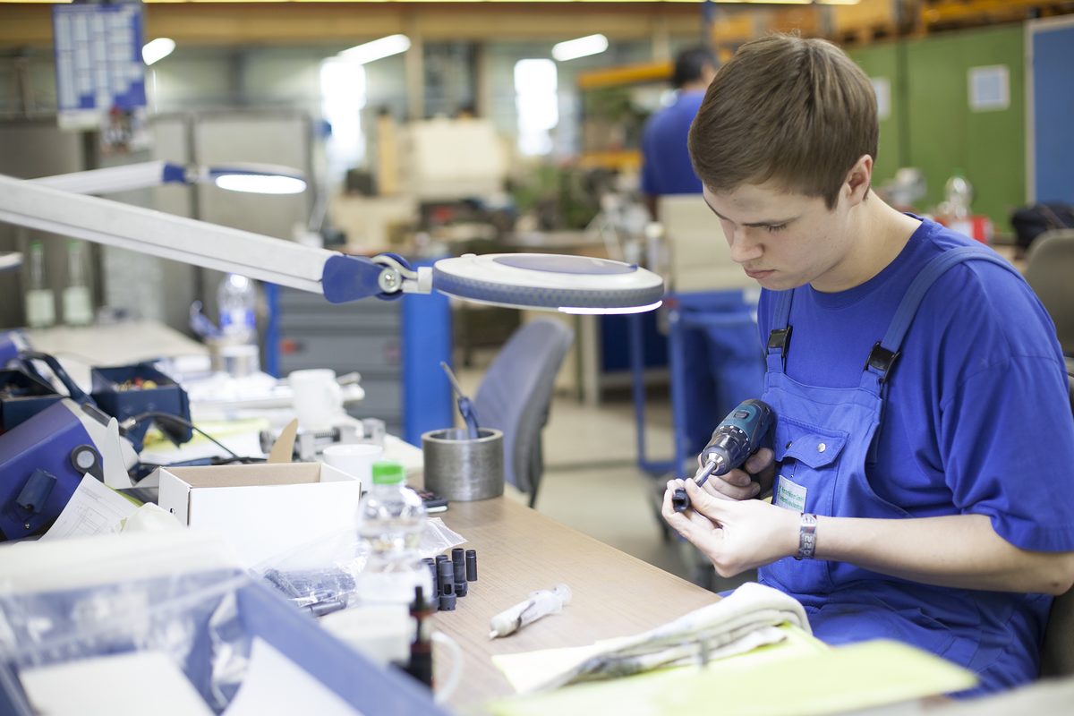 Ausbildungsberatung Ausbildung Ausbildungsberatung Ausbildung Schlagwort(e): Ausbildung, Ausbildungsberatung, Auszublindende, Auszubildender, Konfliktlösung, Konfliktberatung, Beratung, Werkstatt