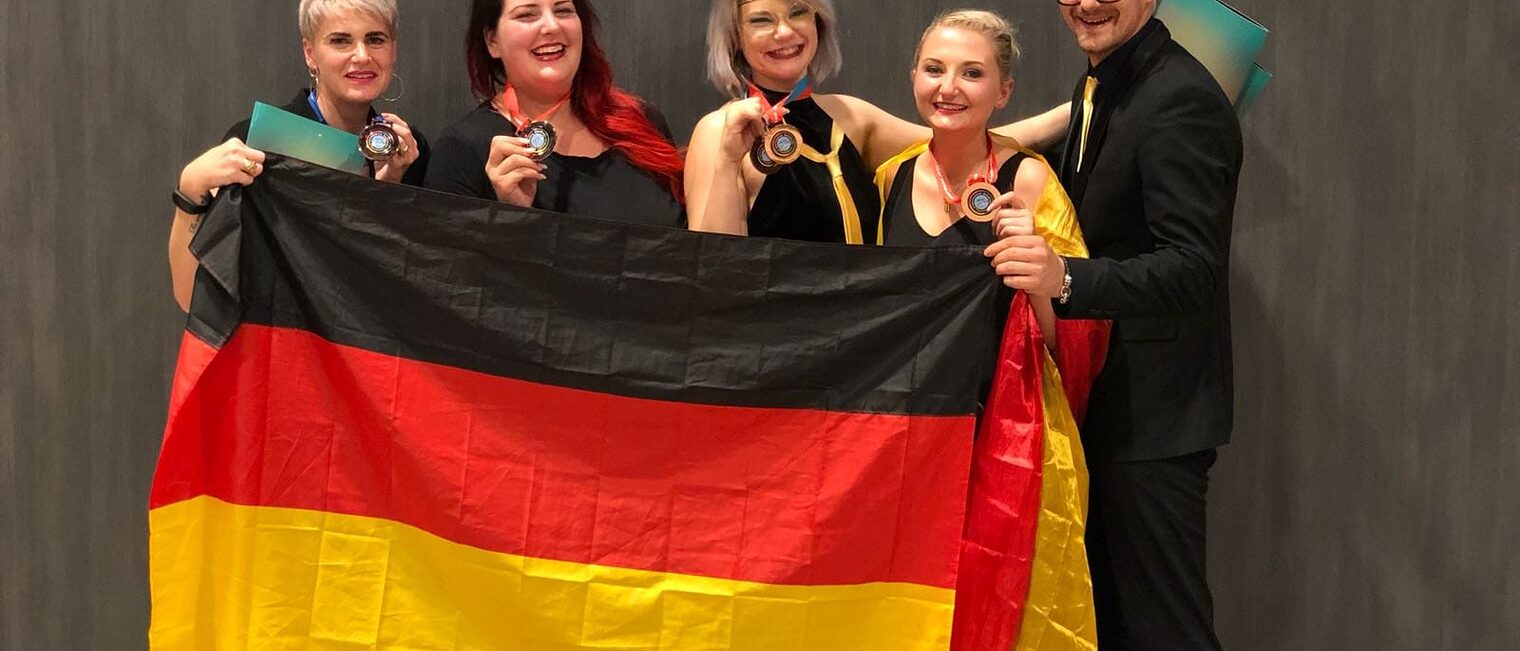 von links nach rechts: Anna-Maria Bannert, Romina Löffler, Jaqueline Engel, Jaqueline Sieger, Ansgar Bannert. 