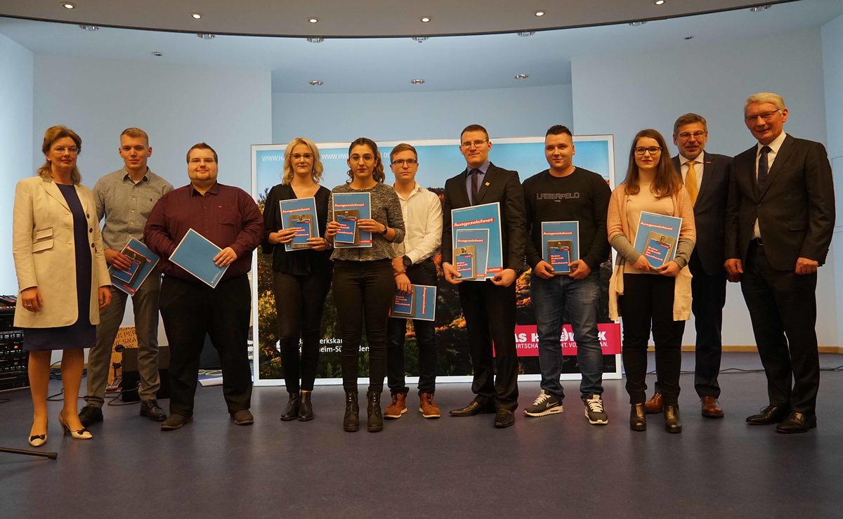 Die Besten des Landkreises Holzminden an der Seite von Karl-Heinz Bertram von Bertram Elektrotechnik GmbH. Die Besten des Landkreises Holzminden an der Seite von Karl-Heinz Bertram von Bertram Elektrotechnik GmbH.