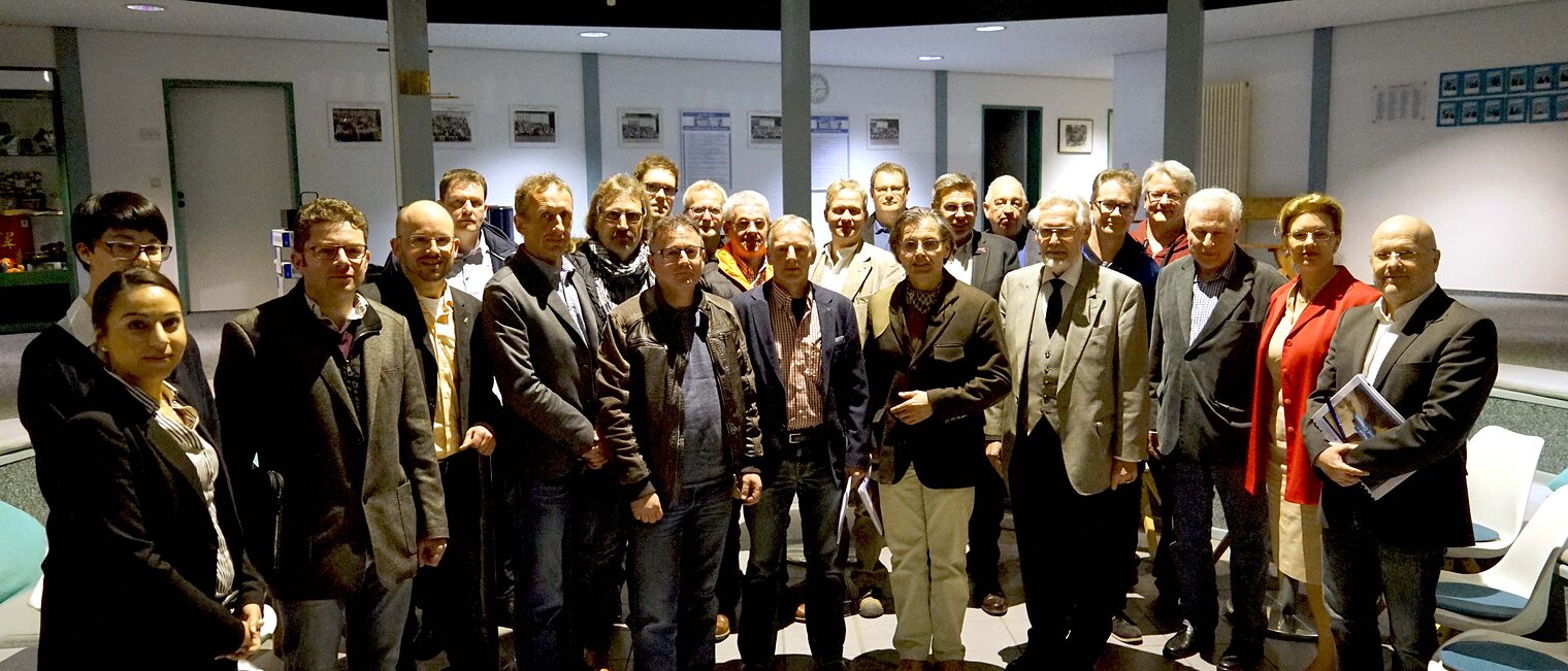 Hand in Hand für das Ehrenamt: Die Handwerkskammer und die Kreishandwerkerschaften freuten sich über die vielen interessierten Nachfragen der Obermeister und die lebhafteDiskussion über Aufgaben, Rechte und Pflichten der ehrenamtlichen Interessenvertreter.