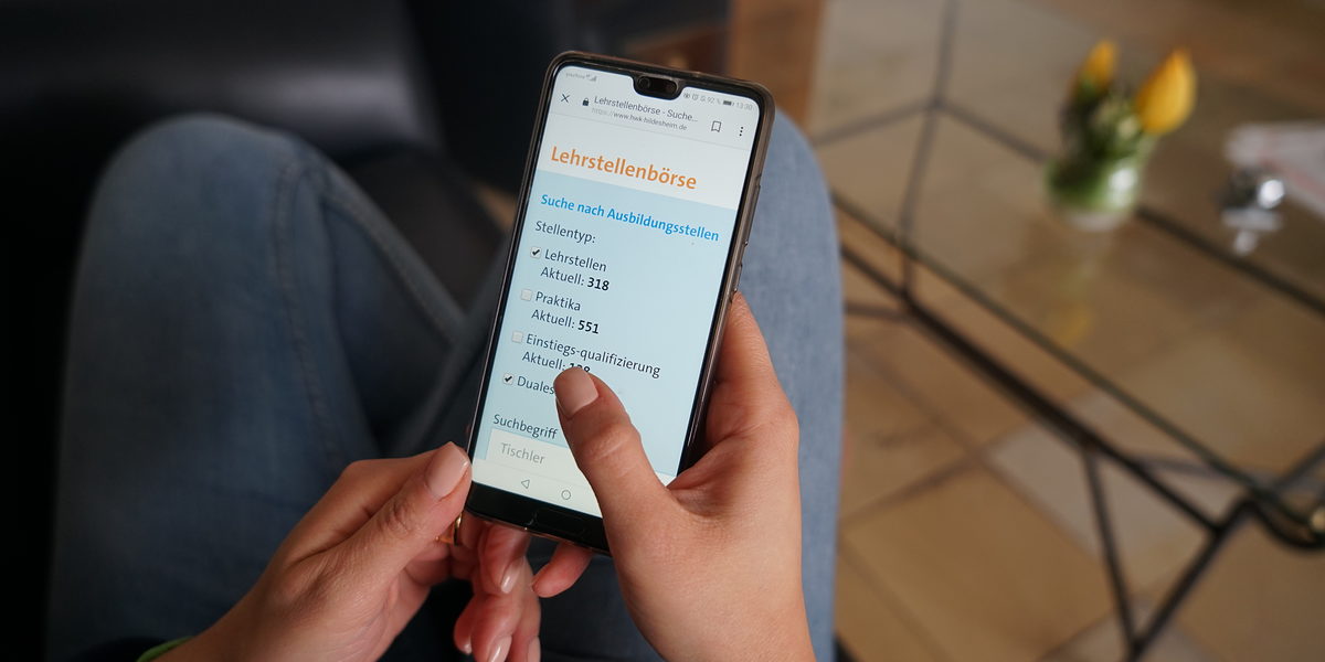Generation Online: Jugendliche dort abholen, wo sie sich täglich aufhalten. Generation Online: Jugendliche dort abholen, wo sie sich täglich aufhalten.