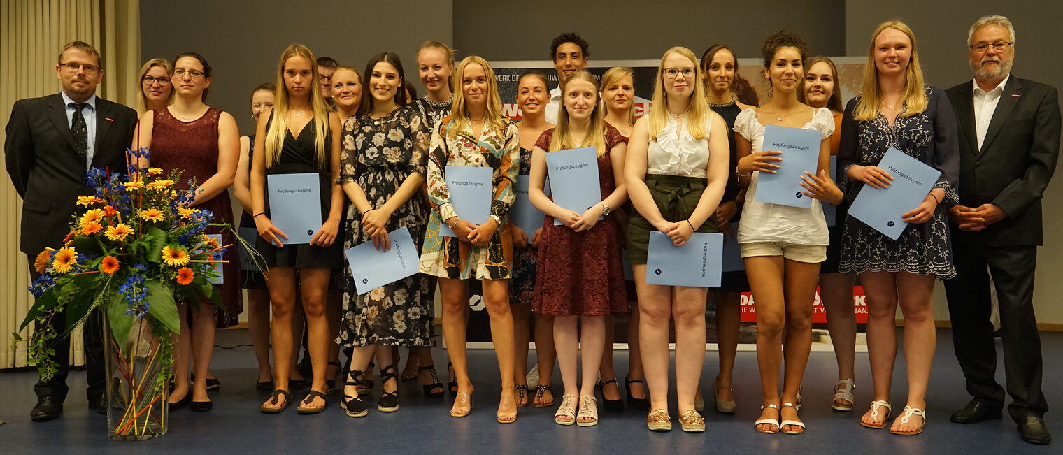 Kaufleute für Büromanagement aus den Landkreise Hildesheim und Holzminden. 