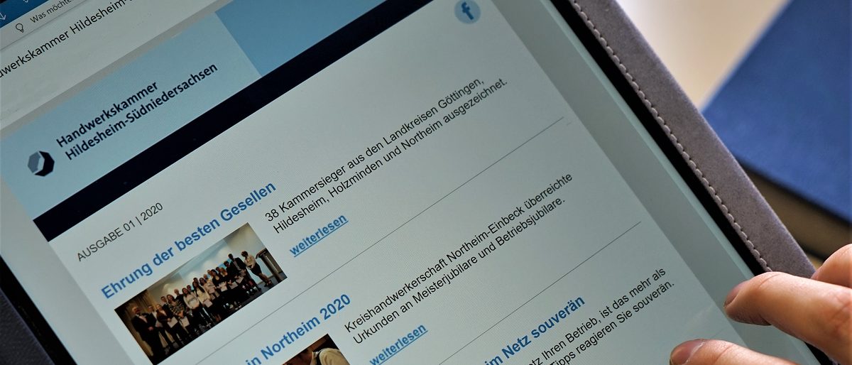 Per Mail immer dabei: Der Newsletter der Handwerkskammer erscheint alle zwei Wochen und versorgt Handwerker mit Infos und Veranstaltungstipps. Per Mail immer dabei: Der Newsletter der Handwerkskammer erscheint alle zwei Wochen und versorgt Handwerker mit Infos und Veranstaltungstipps.