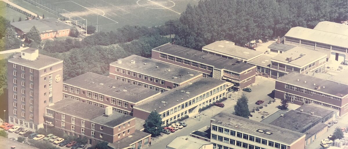 Historisches Foto von Bauteil A, BBZ-Hildesheim: Auf der Seite von Martin Bode Auktionen finden Interessierte 2000 Bilder des BBZ-Inventars, das nun versteigert werden soll. Historisches Foto von Bauteil A, BBZ-Hildesheim: Auf der Seite von Martin Bode Auktionen finden Interessierte 2000 Bilder des BBZ-Inventars, das nun versteigert werden soll.